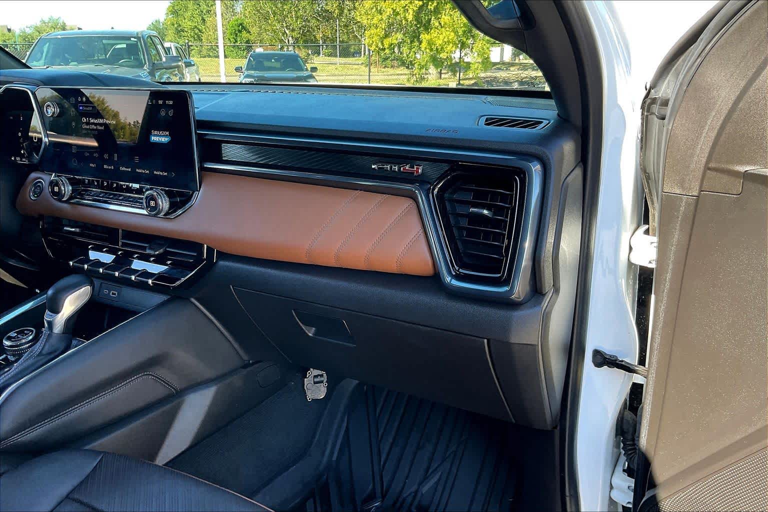 2023 GMC Canyon 4WD AT4 Summit White at Group 1 GMC Buick South