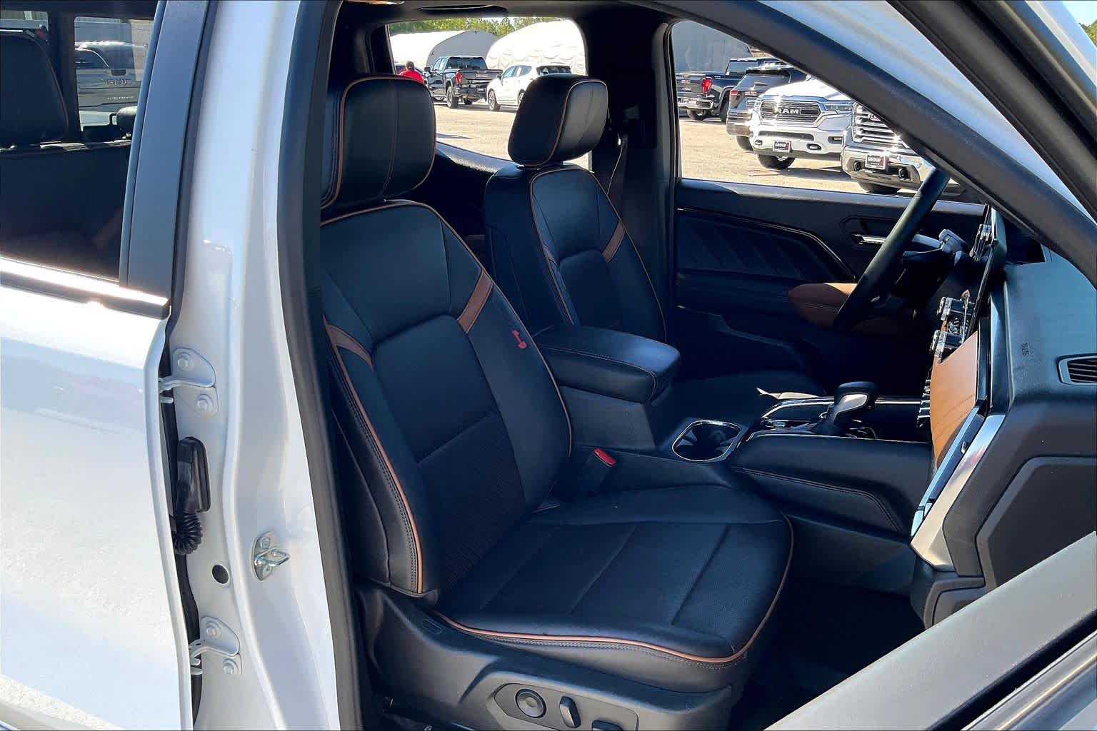 2023 GMC Canyon 4WD AT4 Summit White at Group 1 GMC Buick South