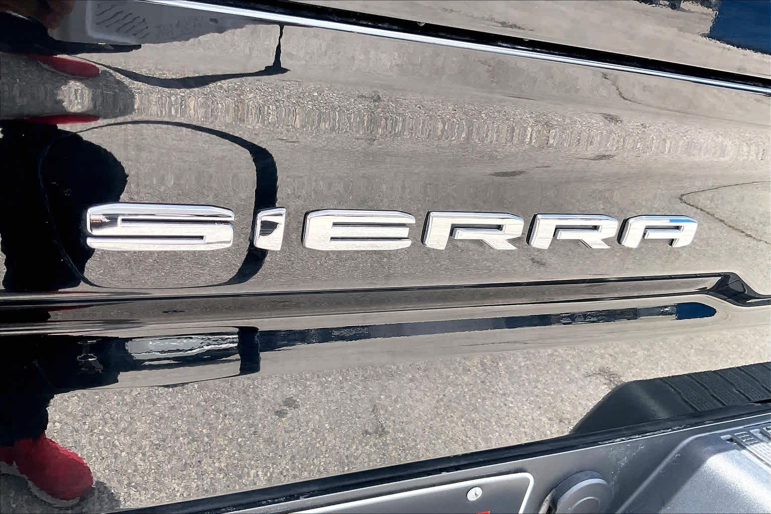 2022 GMC Sierra 1500 SLT Onyx Black at Group 1 GMC Buick South