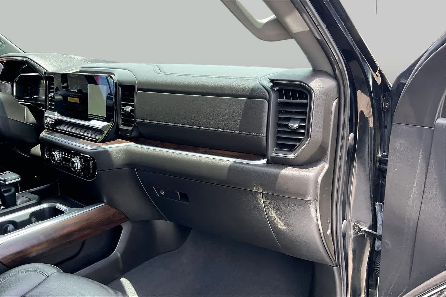2022 GMC Sierra 1500 SLT Onyx Black at Group 1 GMC Buick South