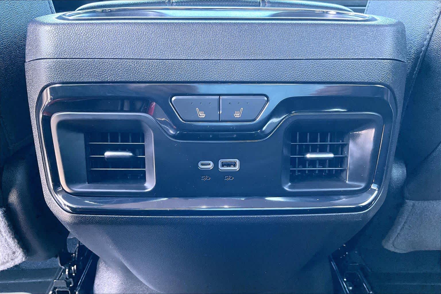 2023 GMC Sierra 1500 photo 32 of 35