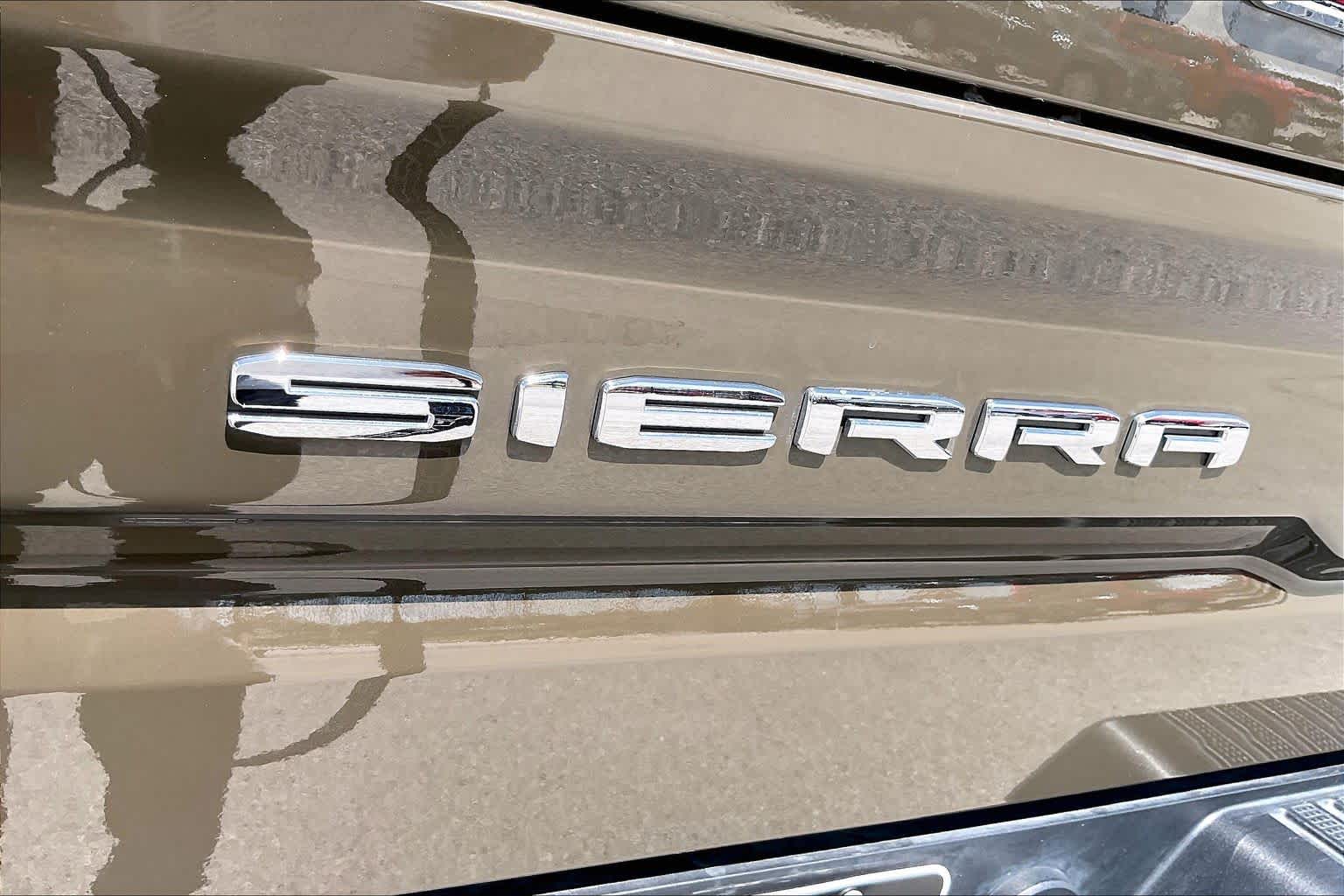 Certified Used 2023 DEEP BRONZE METALLIC GMC AT4 image 10