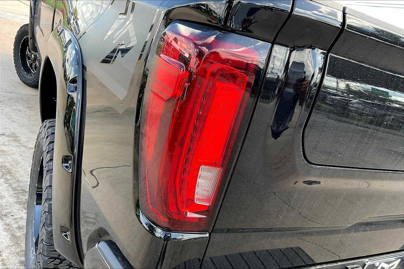 2025 GMC Sierra 1500 AT4 - 11