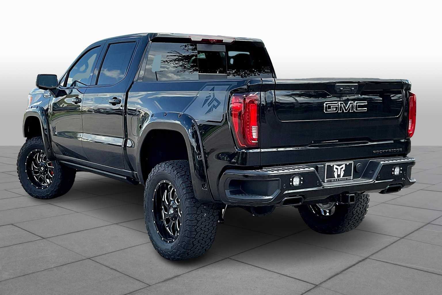 2025 GMC Sierra 1500 AT4 - 6