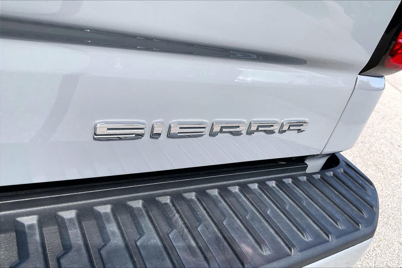 2024 GMC Sierra 1500 photo 10 of 35