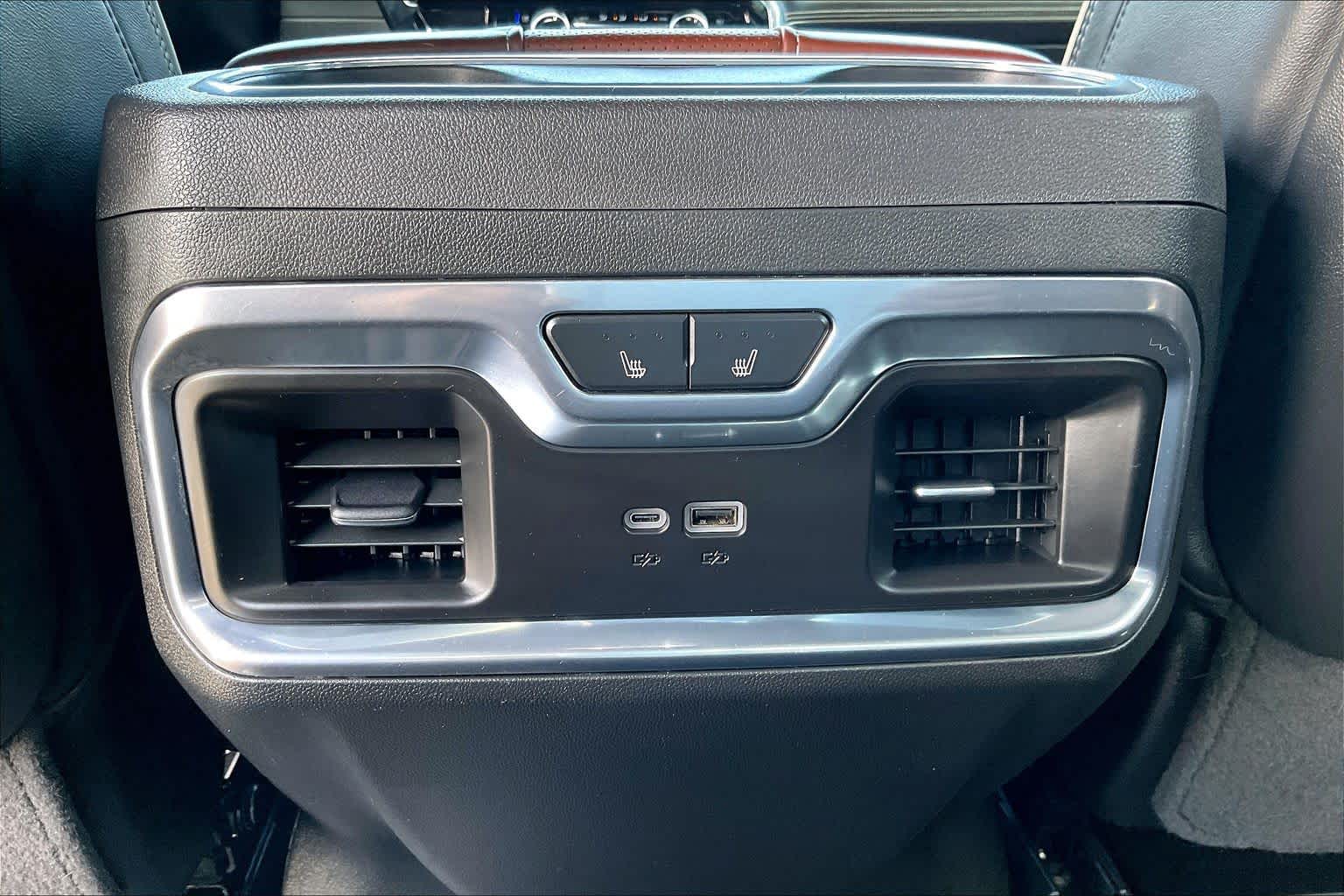 2024 GMC Sierra 1500 photo 32 of 35