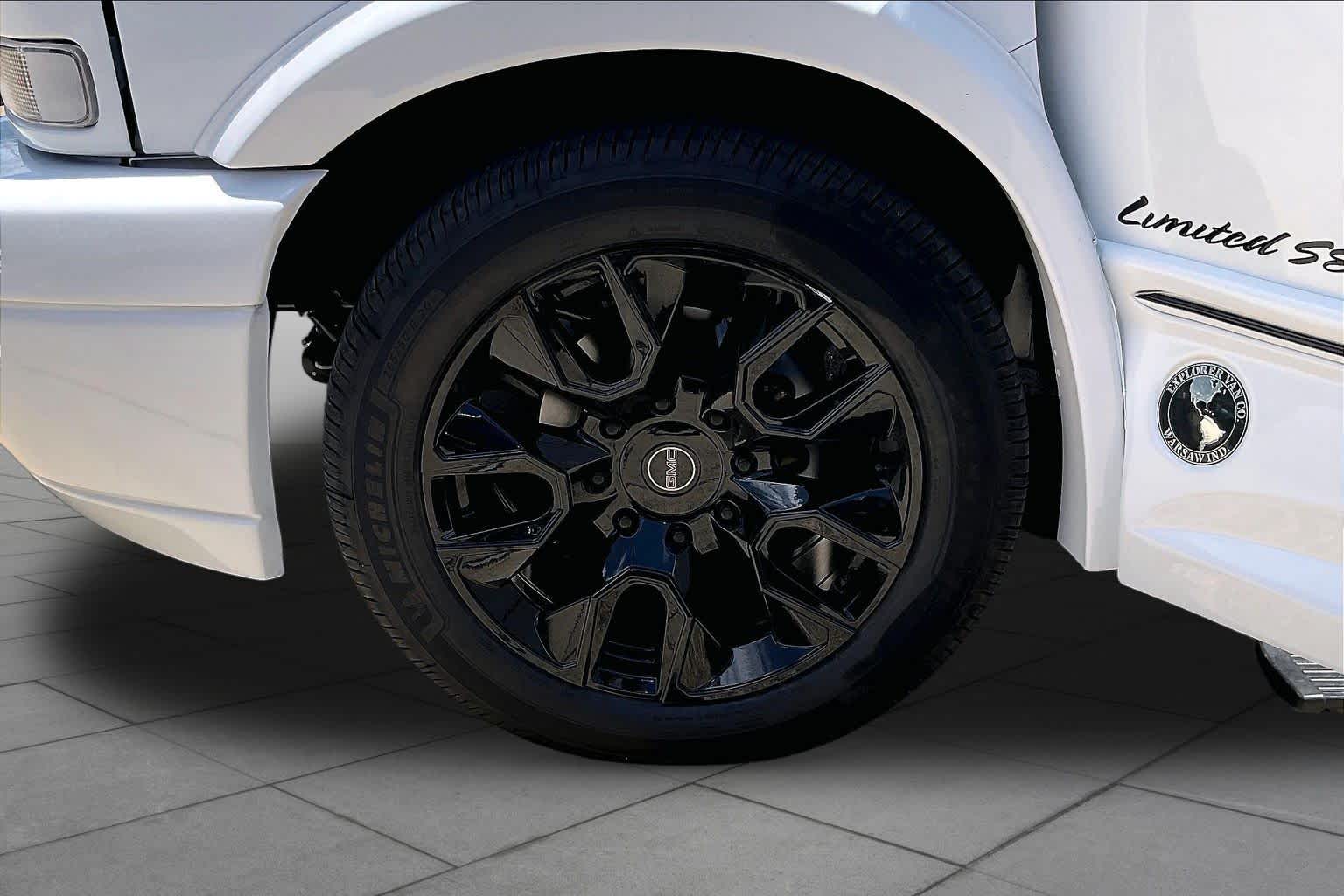 New 2026 Summit White GMC Work Van image 9