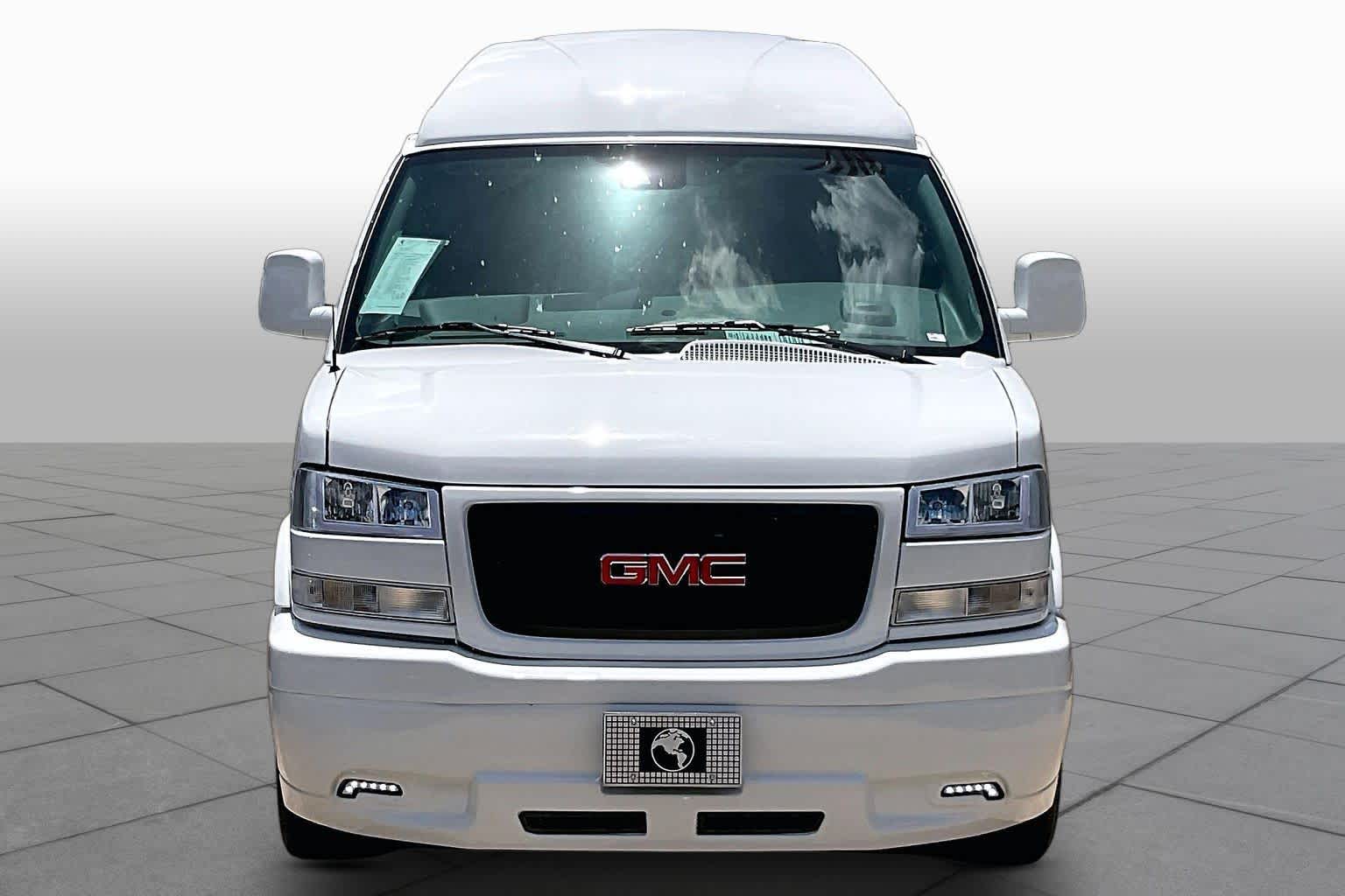 New 2026 Summit White GMC Work Van image 3