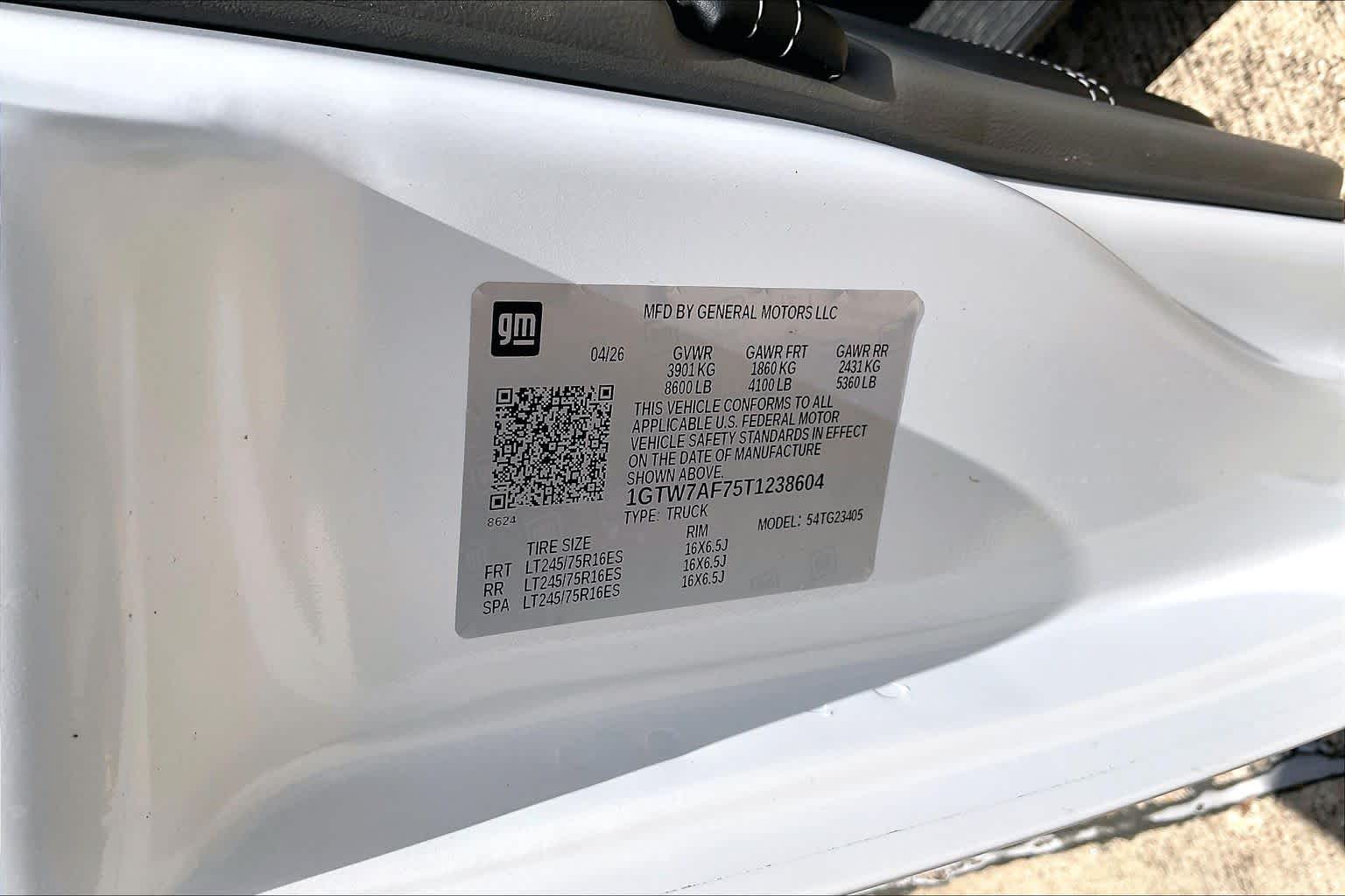 New 2026 Summit White GMC Work Van image 13