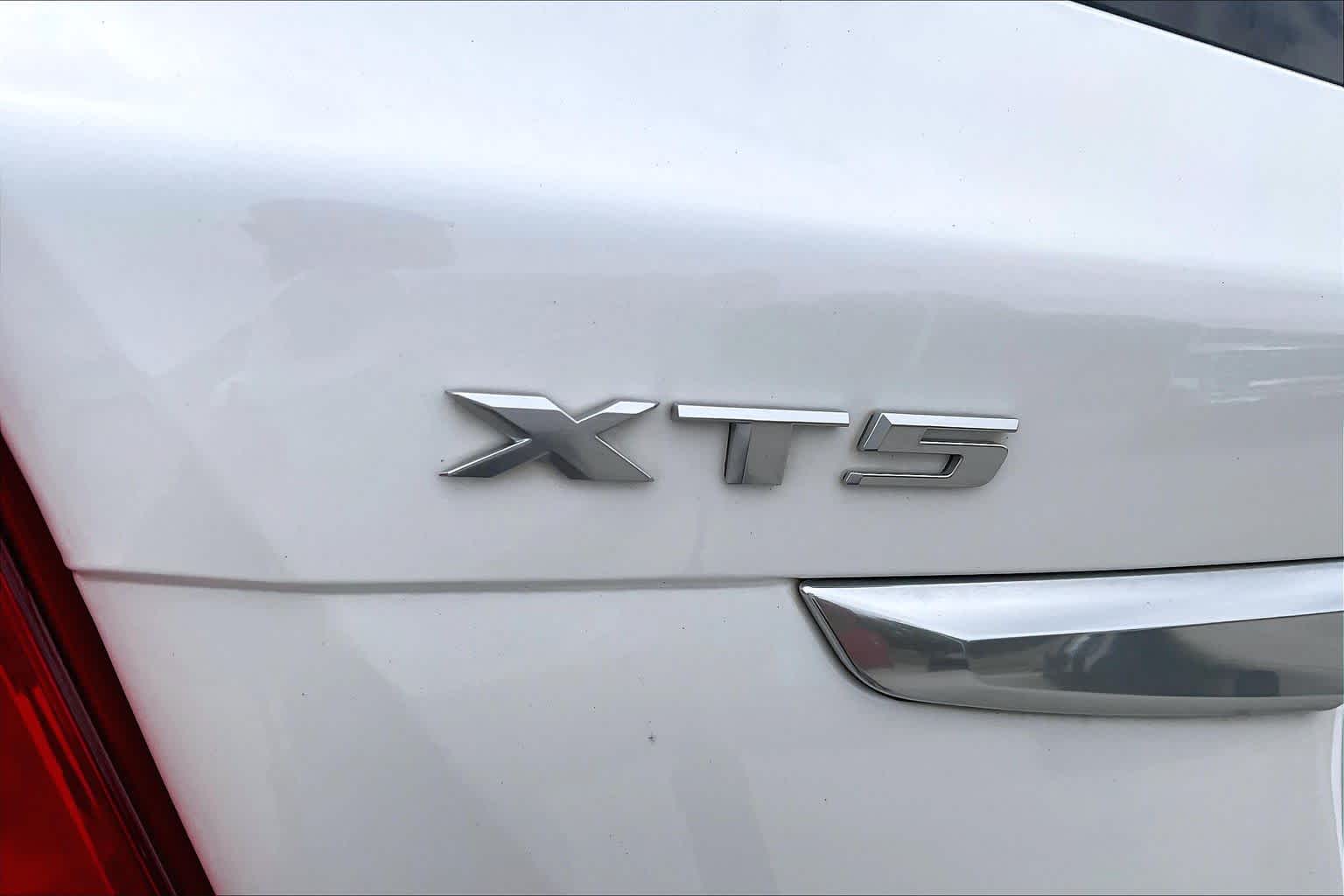 2018 Cadillac XT5 photo 10 of 35