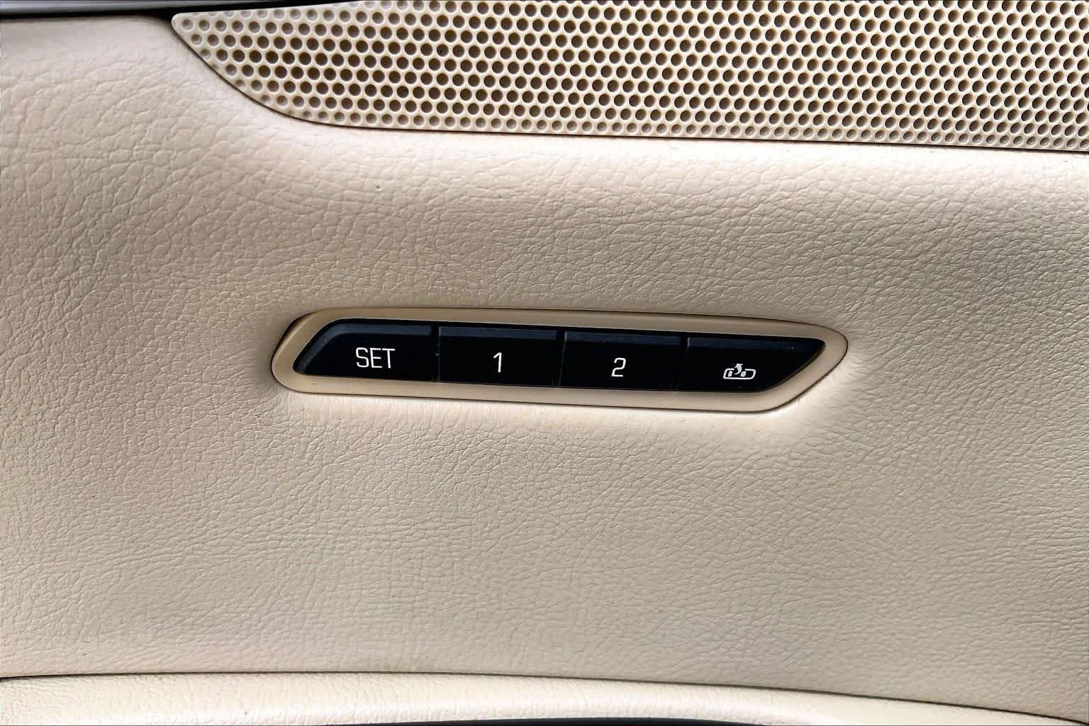 2018 Cadillac XT5 photo 32 of 35