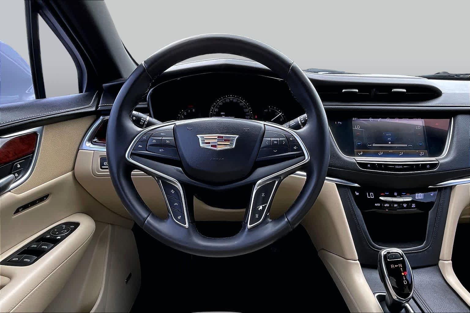 2018 Cadillac XT5 photo 6 of 35