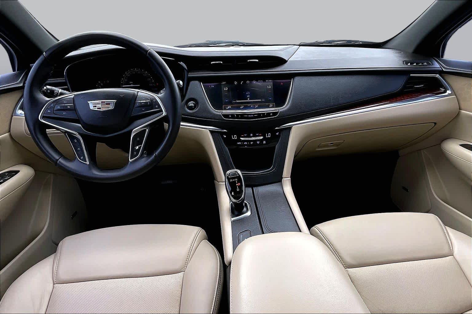 2018 Cadillac XT5 photo 16 of 35