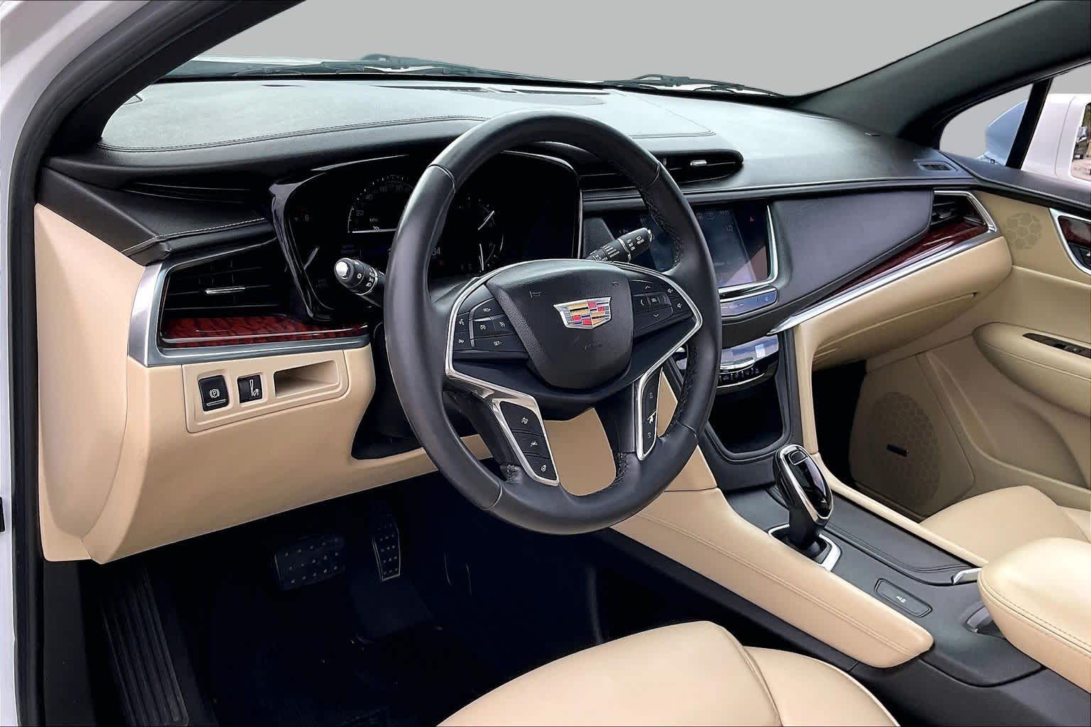 2018 Cadillac XT5 photo 18 of 35