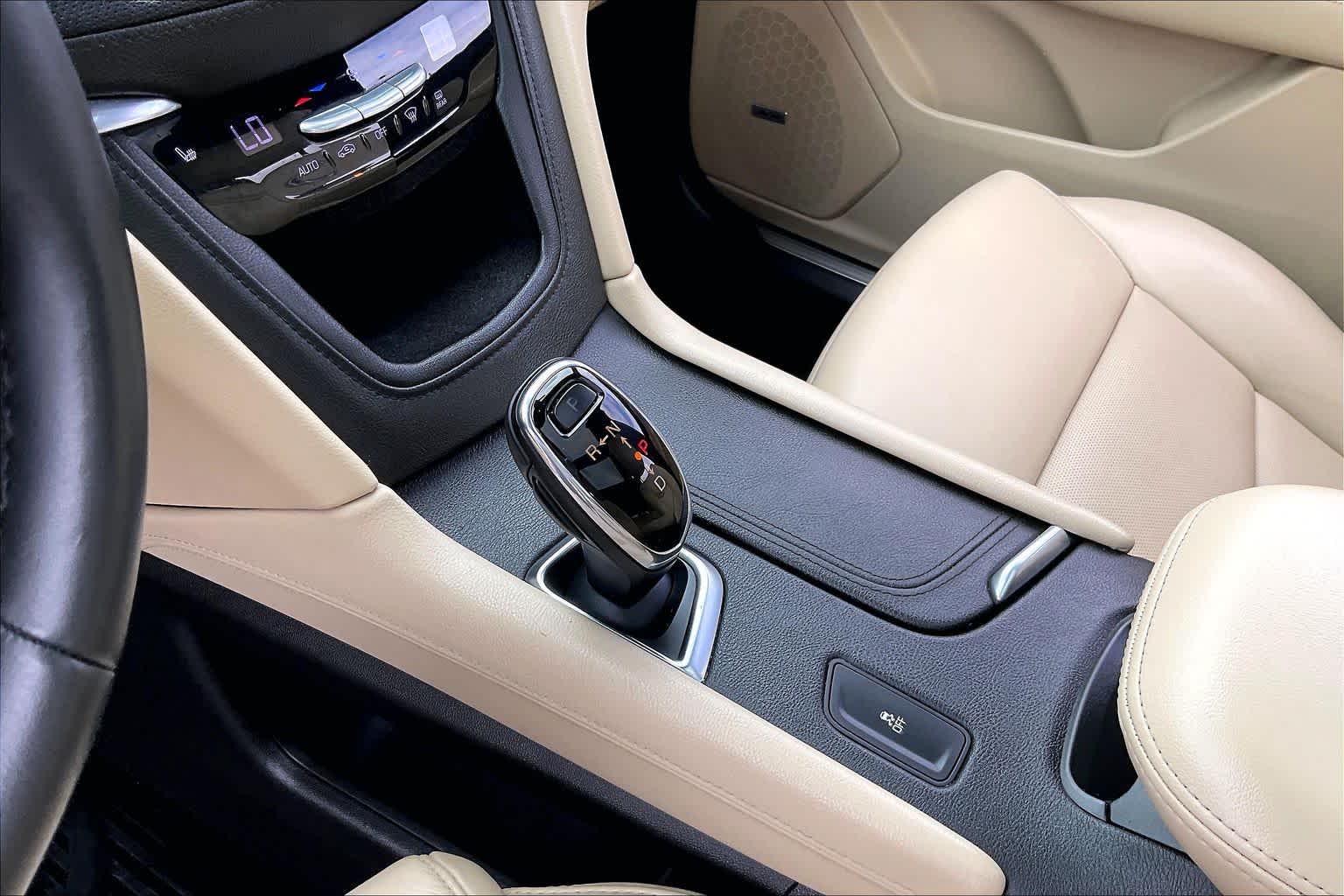 2018 Cadillac XT5 photo 17 of 35