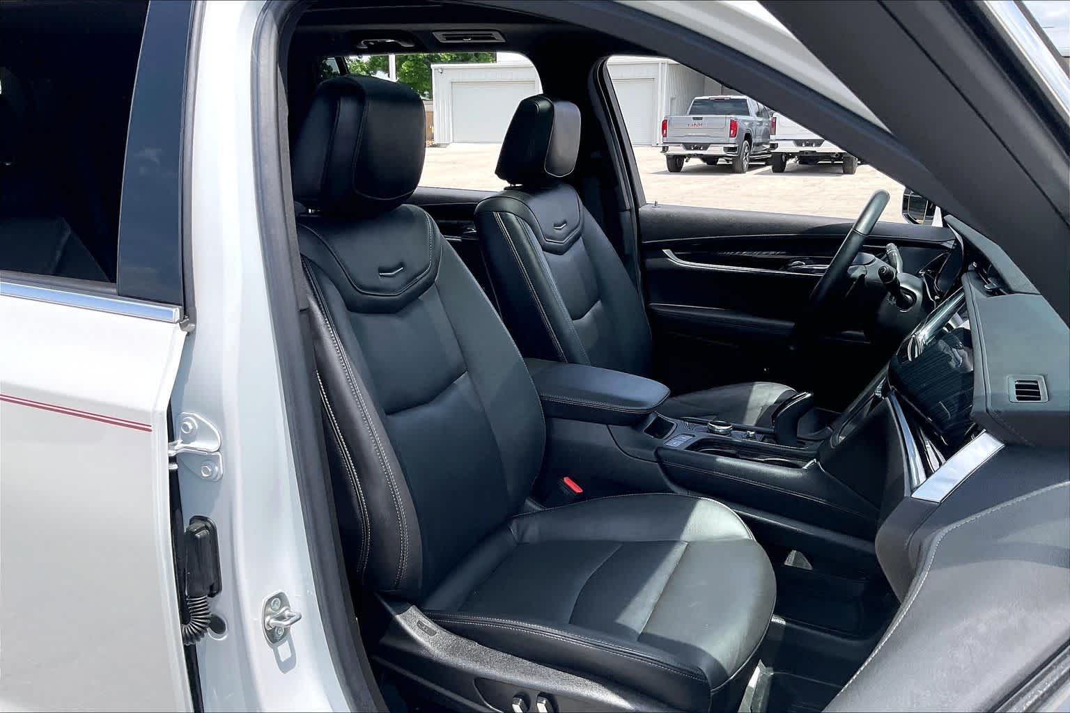 2024 Cadillac XT6 FWD Premium Luxury - 8