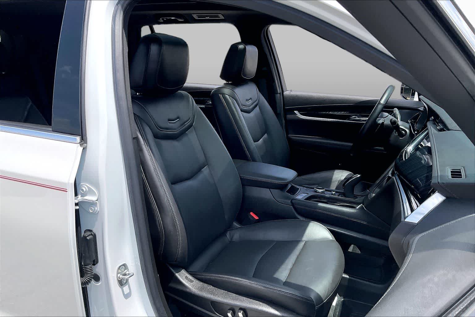 2024 Cadillac XT6 FWD Premium Luxury - 8