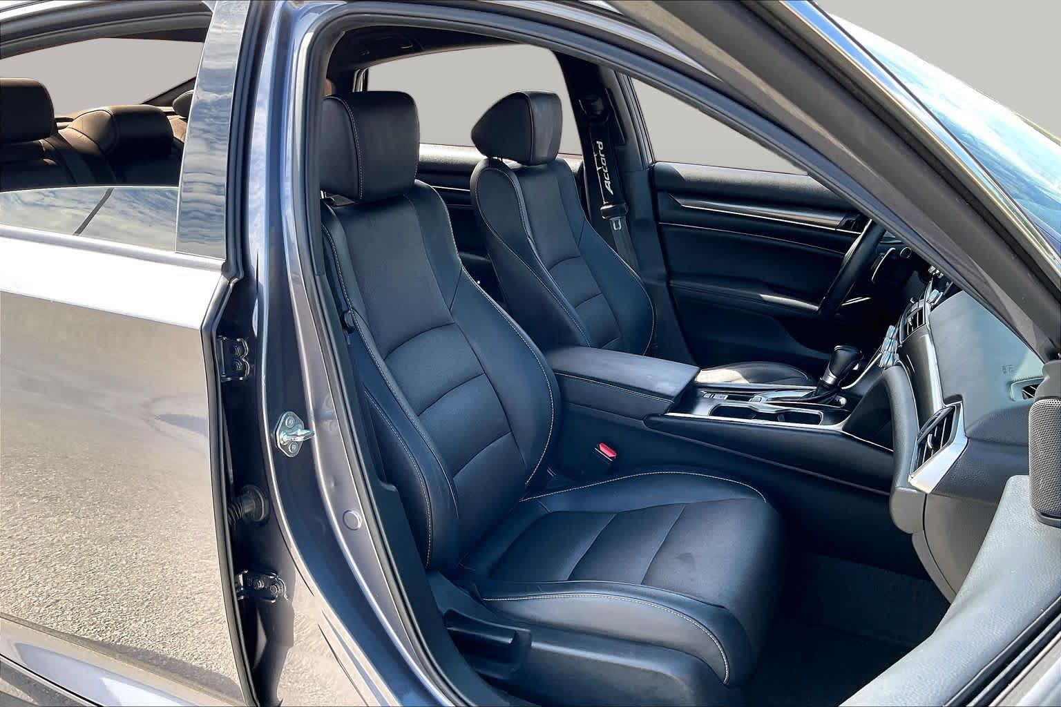 2020 Honda Accord Sedan photo 9 of 34