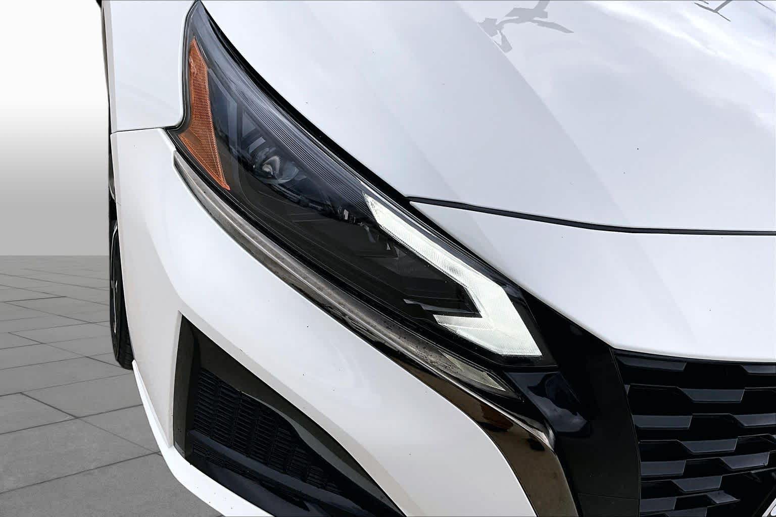 2024 Nissan Altima 2.5 SR Glacier White at HGreg Houston