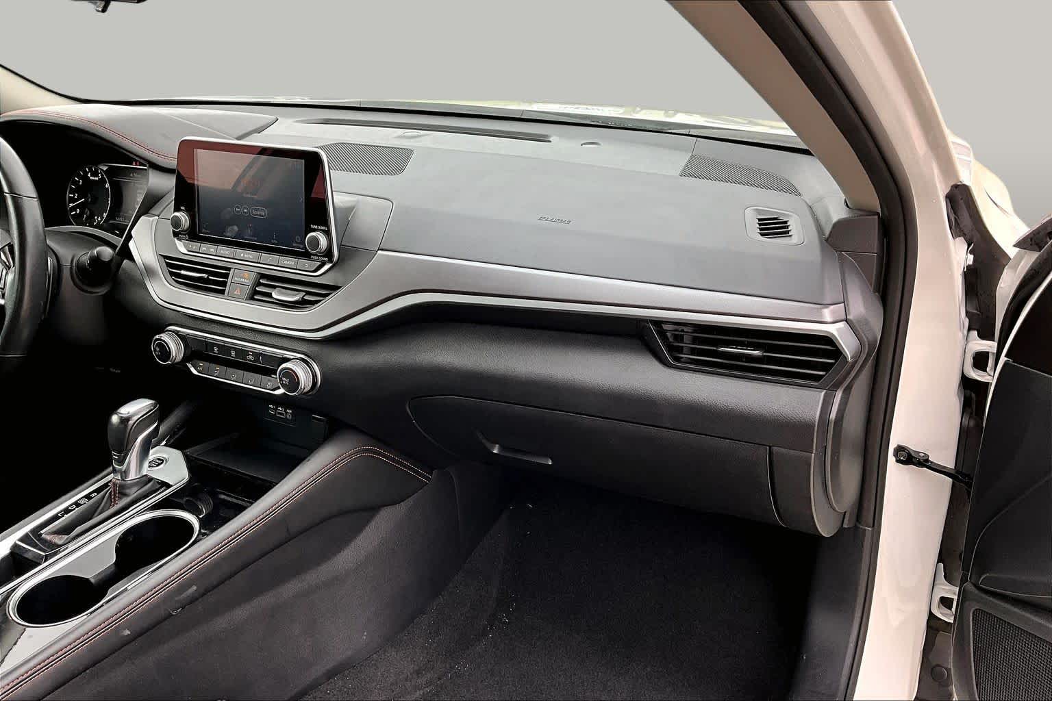 2024 Nissan Altima 2.5 SR Glacier White at HGreg Houston