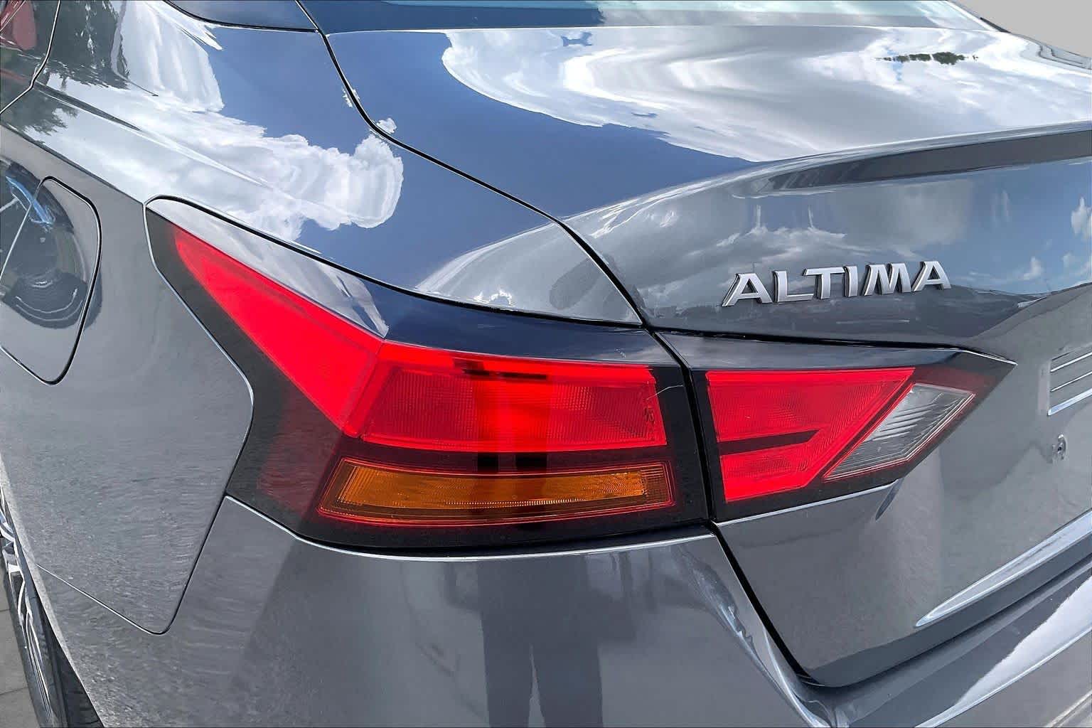 2025 Nissan Altima photo 28 of 33
