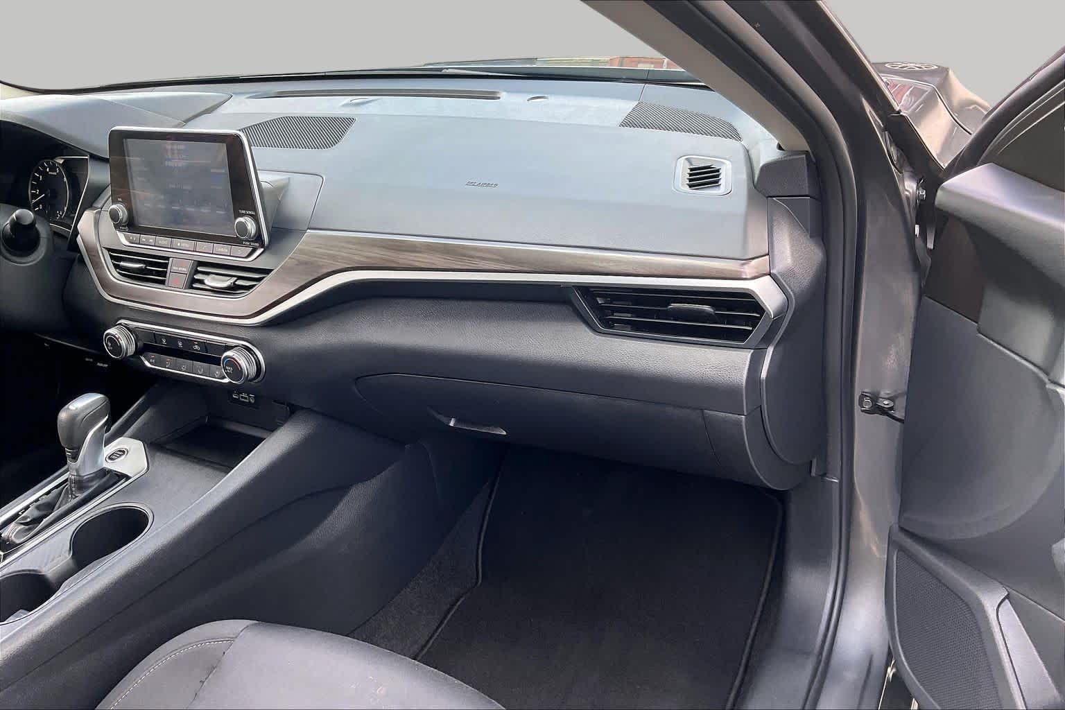 2025 Nissan Altima photo 18 of 33