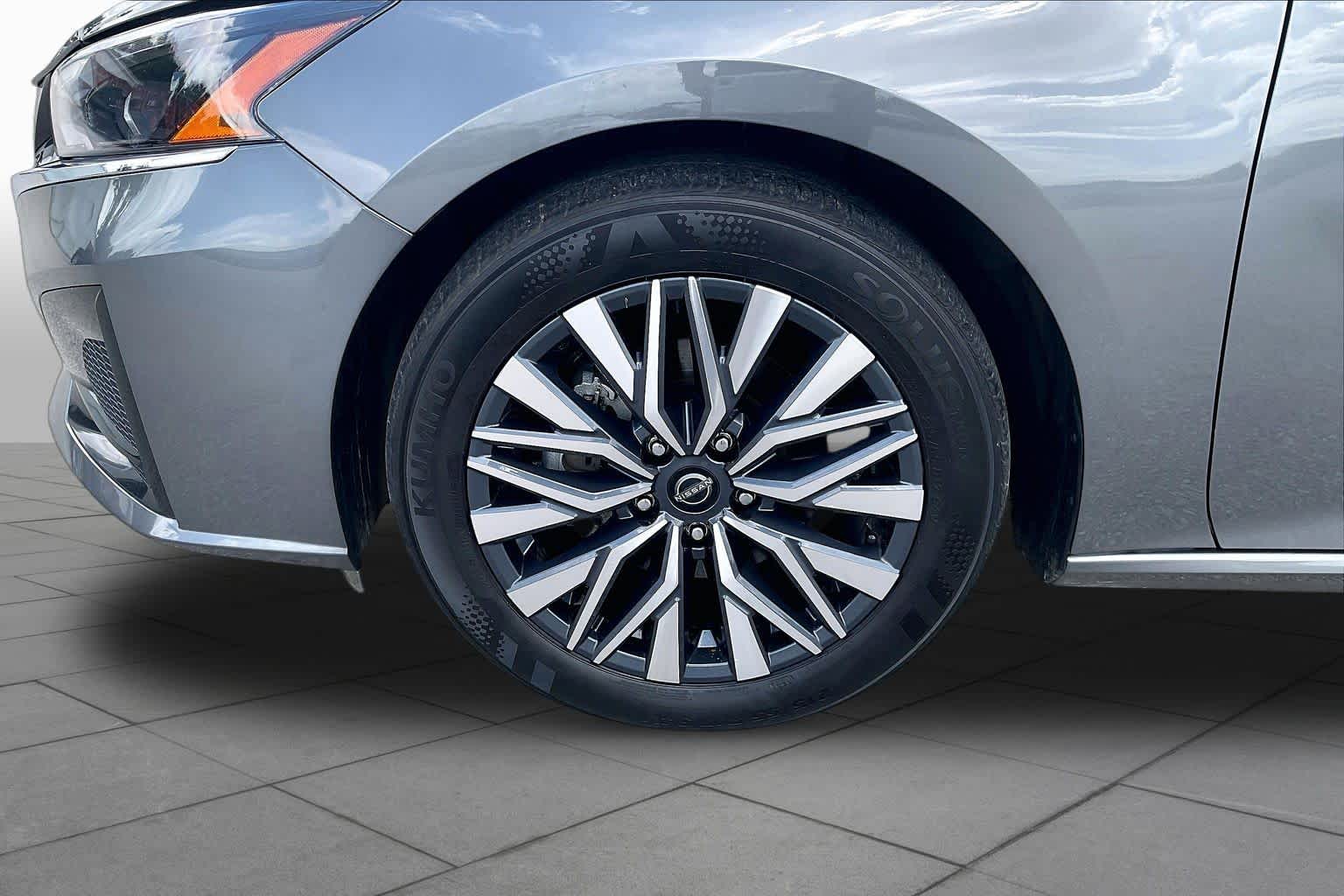 2025 Nissan Altima photo 11 of 33
