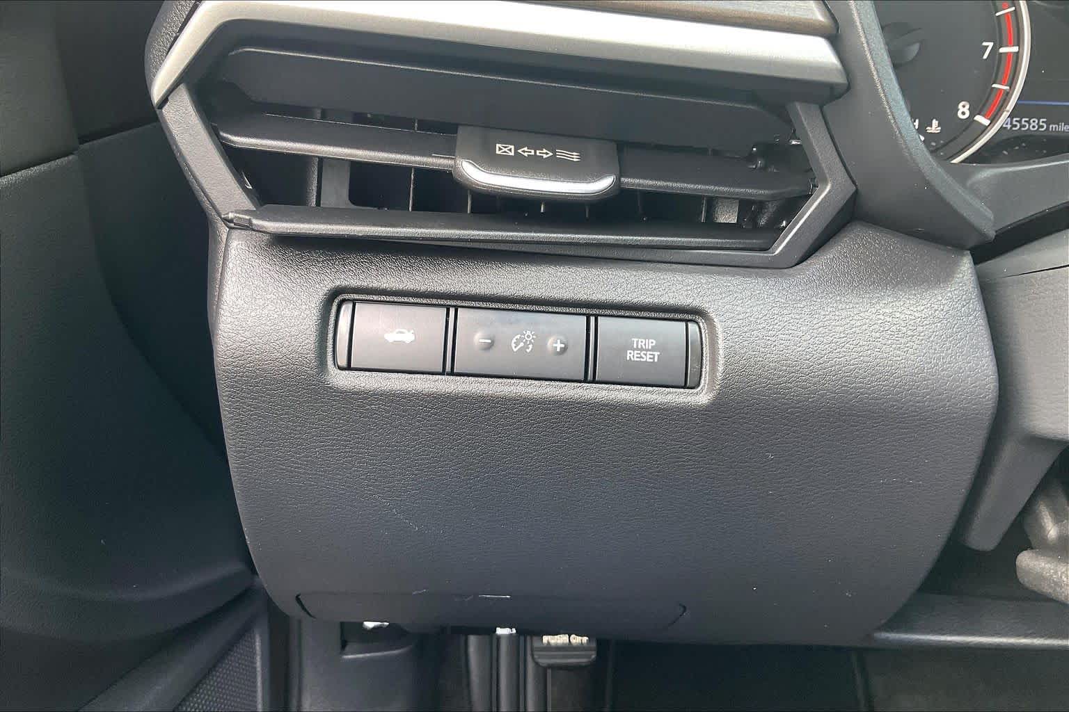 2025 Nissan Altima photo 14 of 33