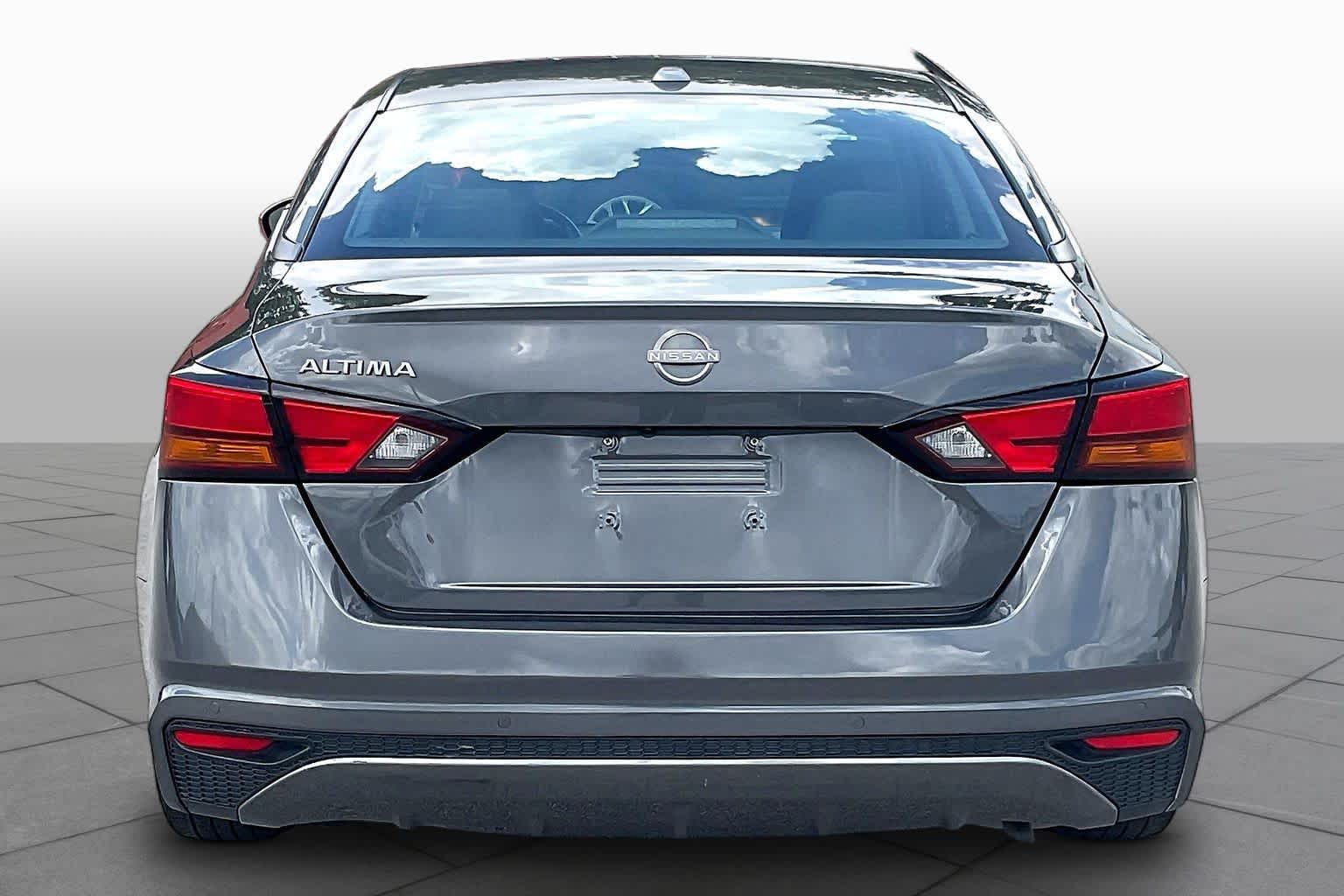 2025 Nissan Altima photo 5 of 33