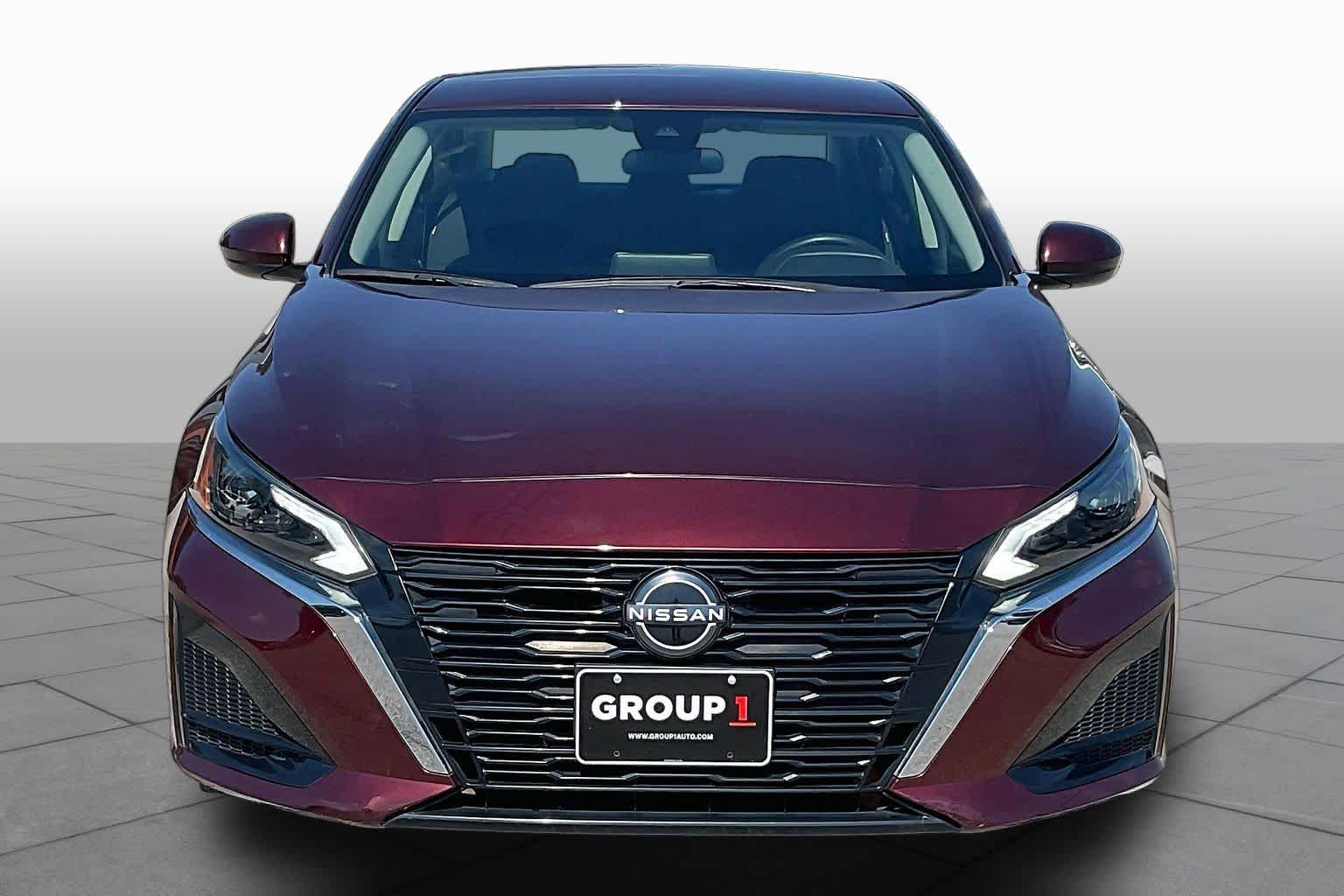 2023 Nissan Altima photo 4 of 34