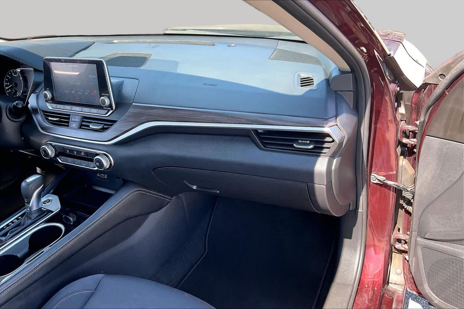 2023 Nissan Altima photo 18 of 34