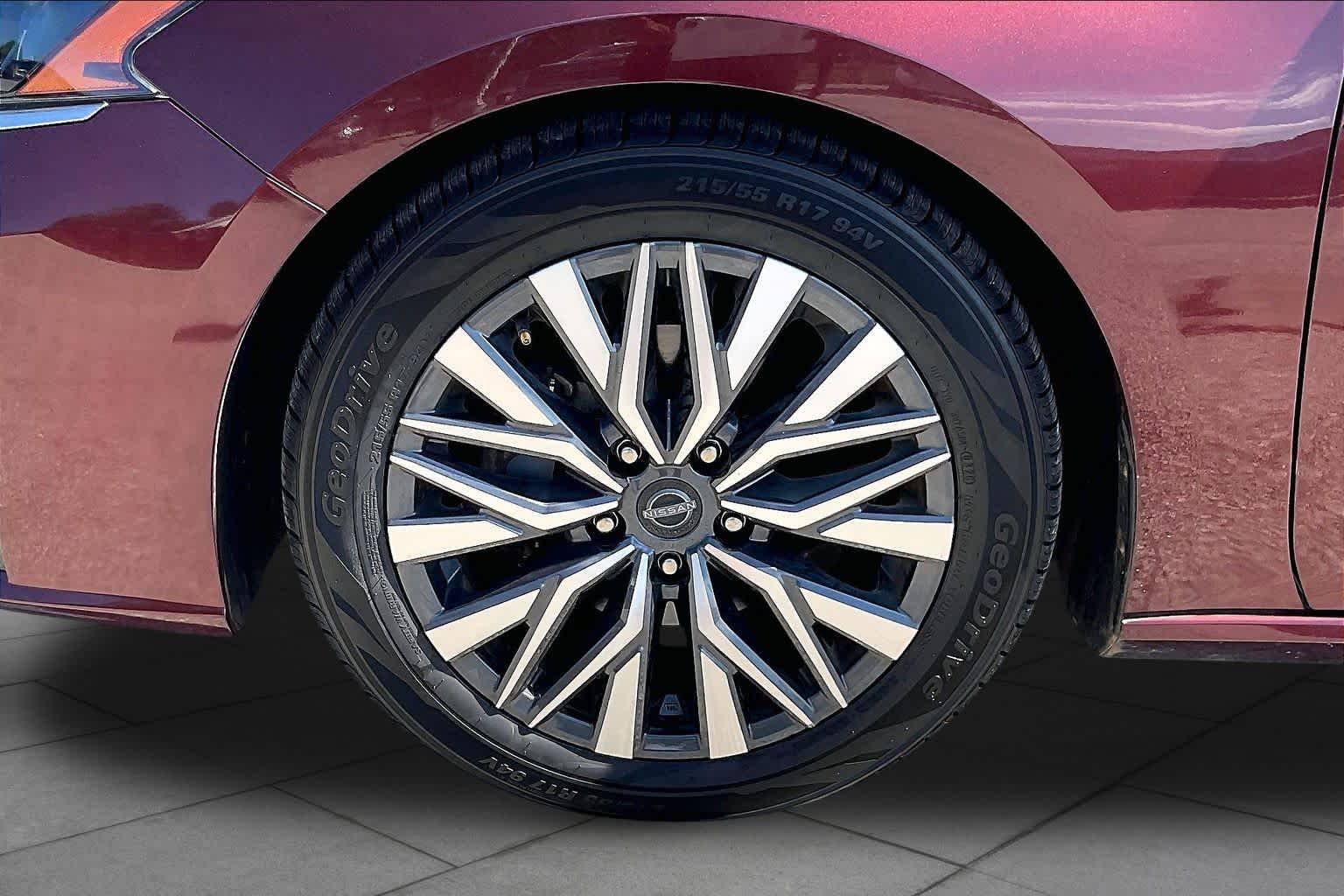 2023 Nissan Altima photo 11 of 34