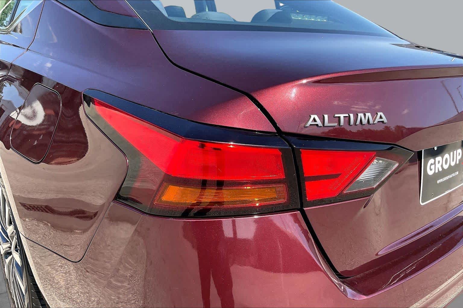 2023 Nissan Altima photo 28 of 34