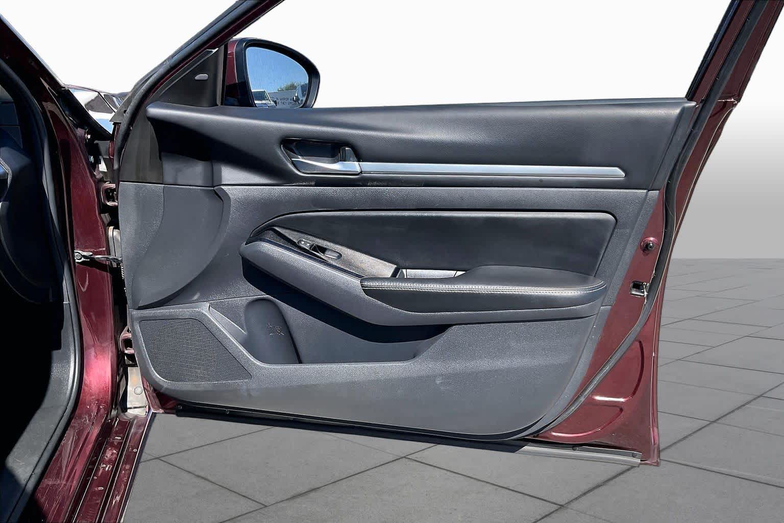 2023 Nissan Altima photo 22 of 34