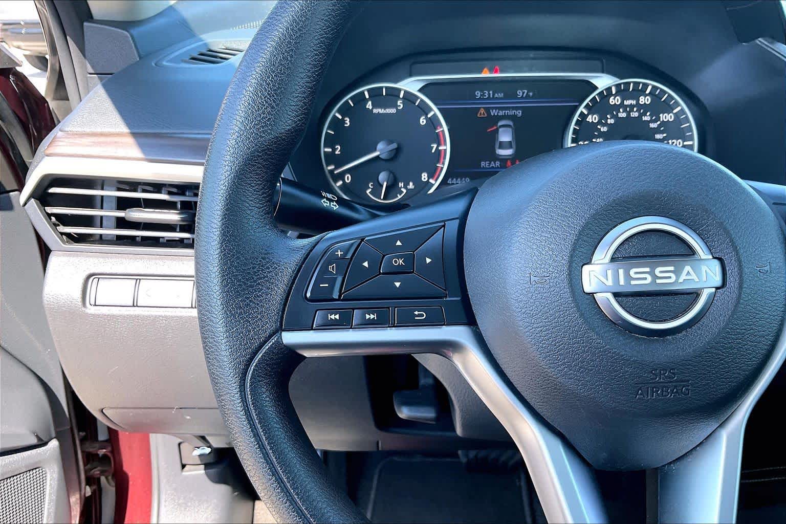 2023 Nissan Altima photo 23 of 34
