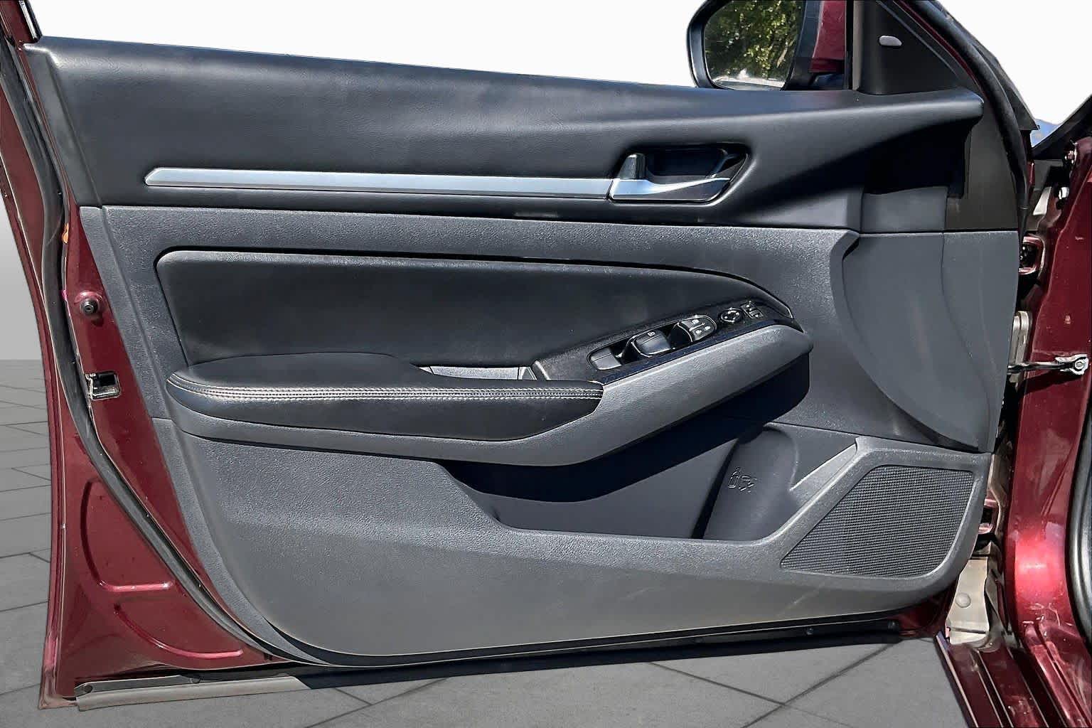 2023 Nissan Altima photo 21 of 34