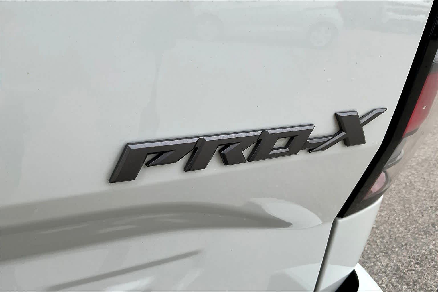 2022 Nissan Frontier PRO-X - 6