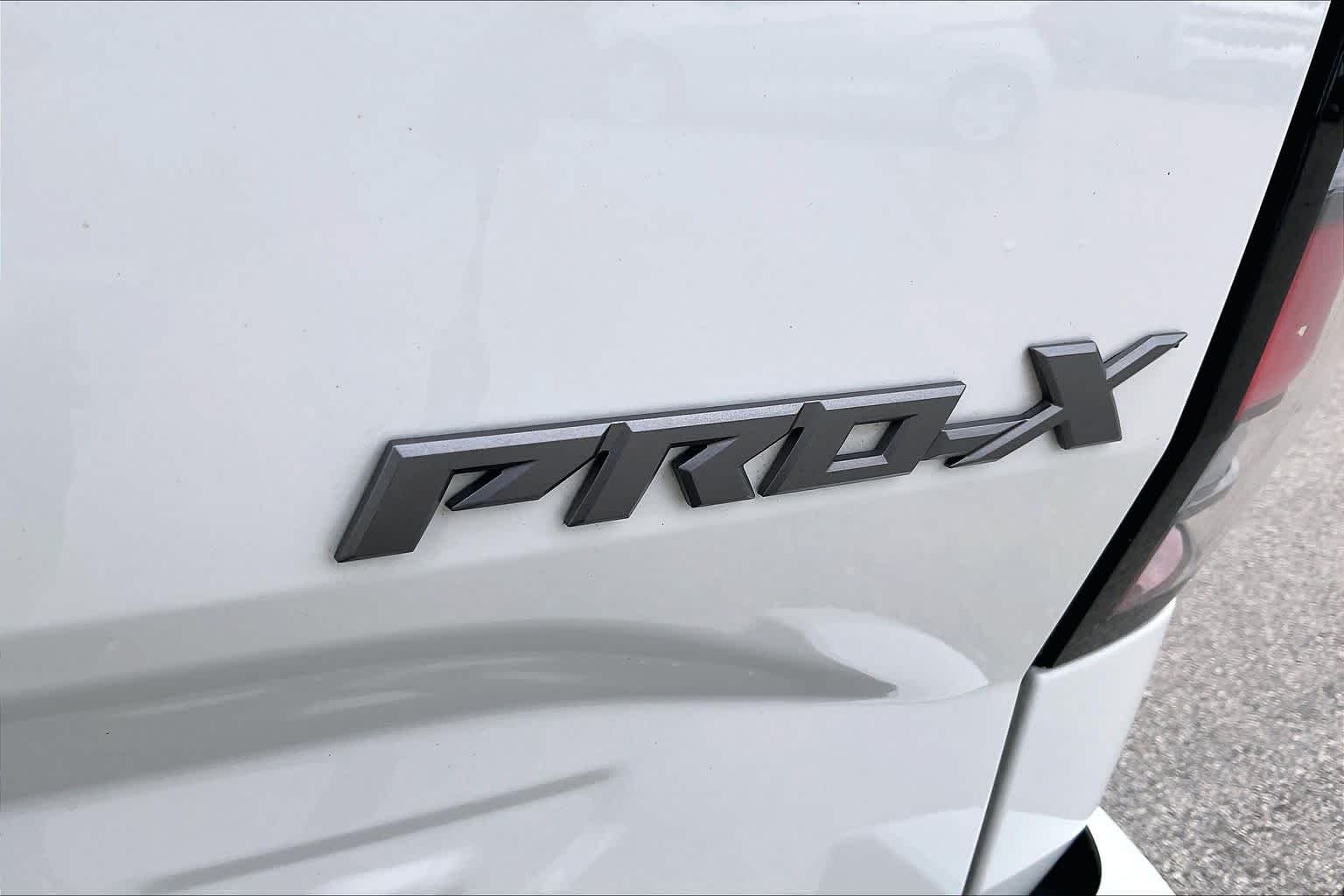 2022 Nissan Frontier PRO-X - 9
