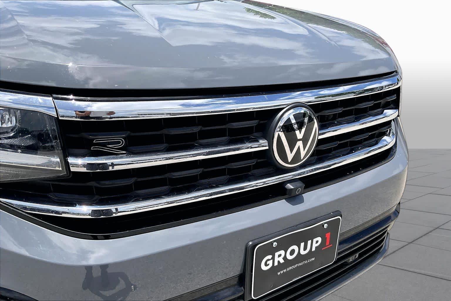 2023 Volkswagen Atlas Cross Sport 3.6L V6 SEL Premium R-Line Pure Gray at AutoNation USA Houston