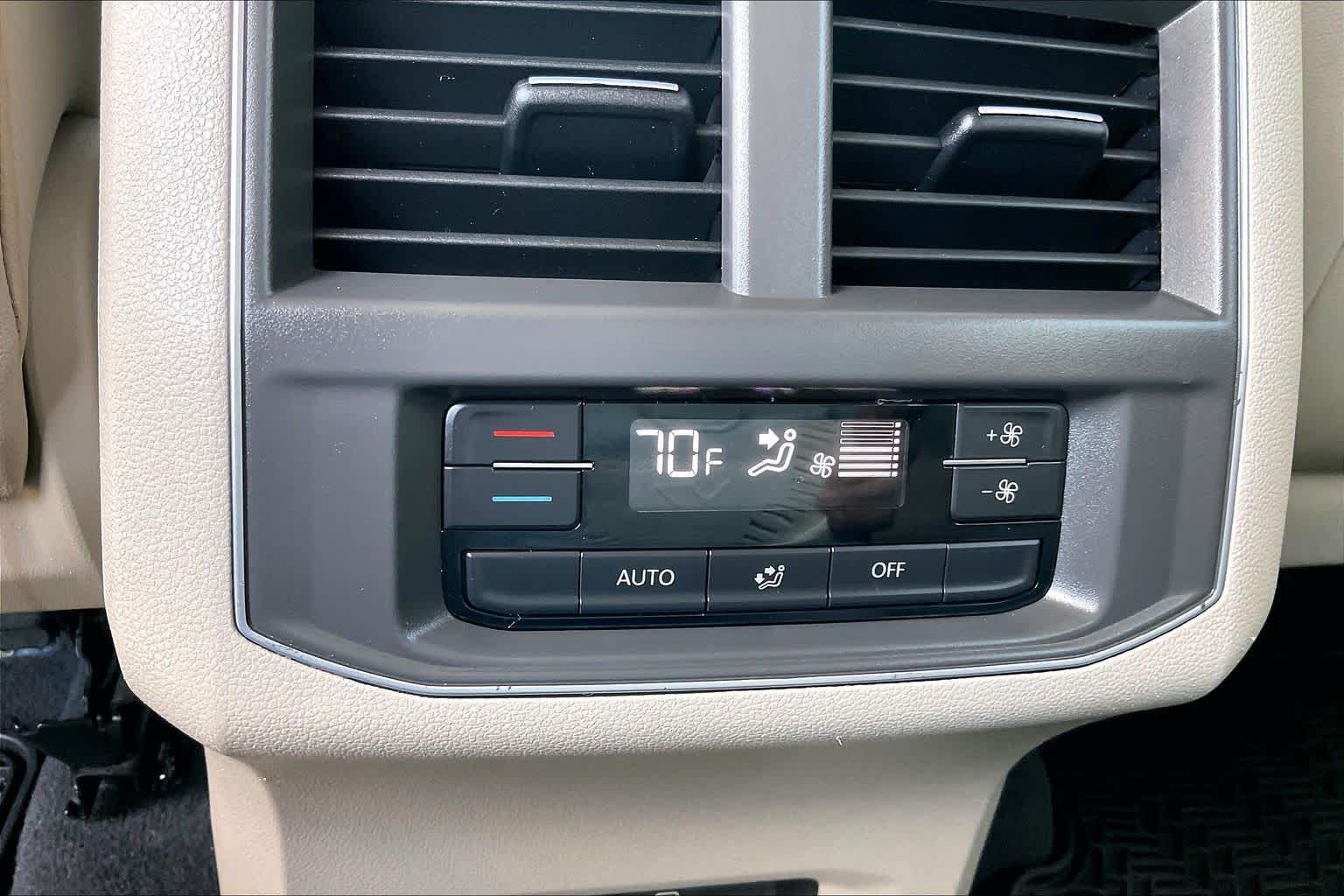 2019 Volkswagen Atlas 2.0T SE w/Technology Pure White at Westside Kia