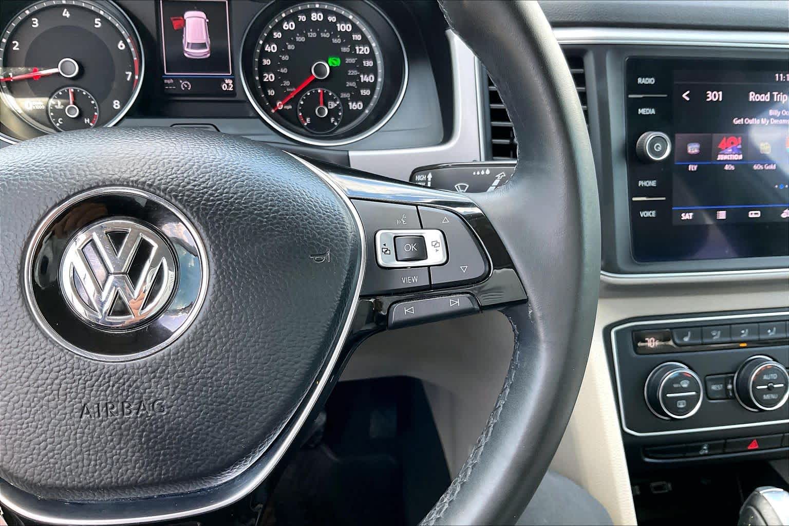 2019 Volkswagen Atlas 2.0T SE w/Technology Pure White at Westside Kia