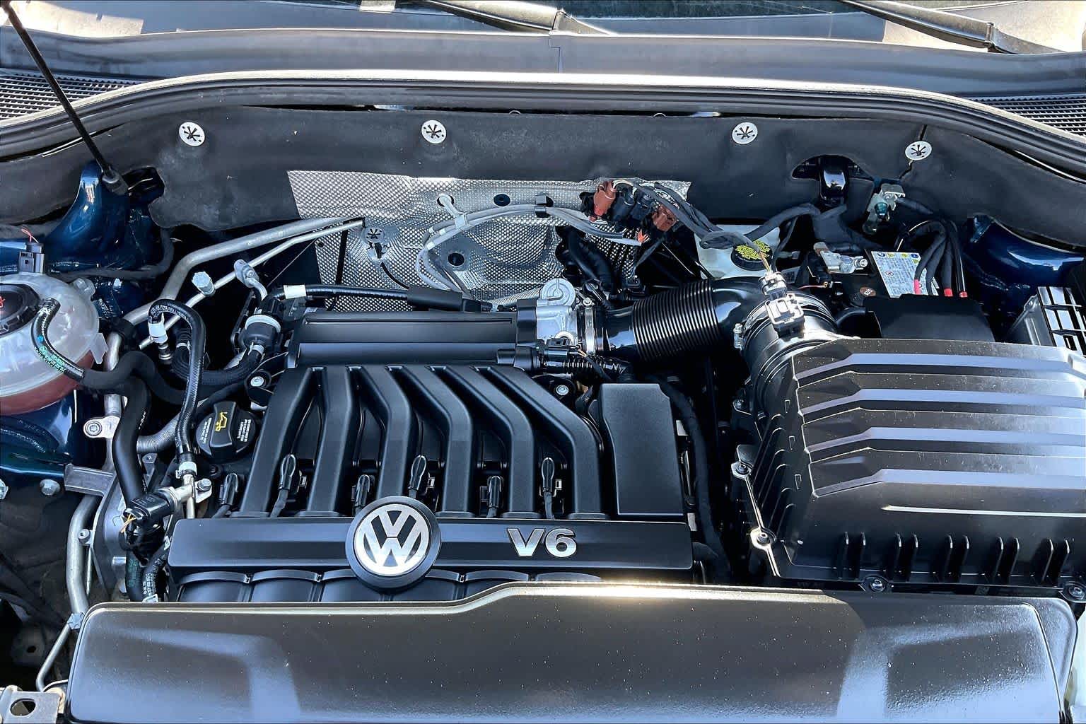 2023 Volkswagen Atlas photo 33 of 37