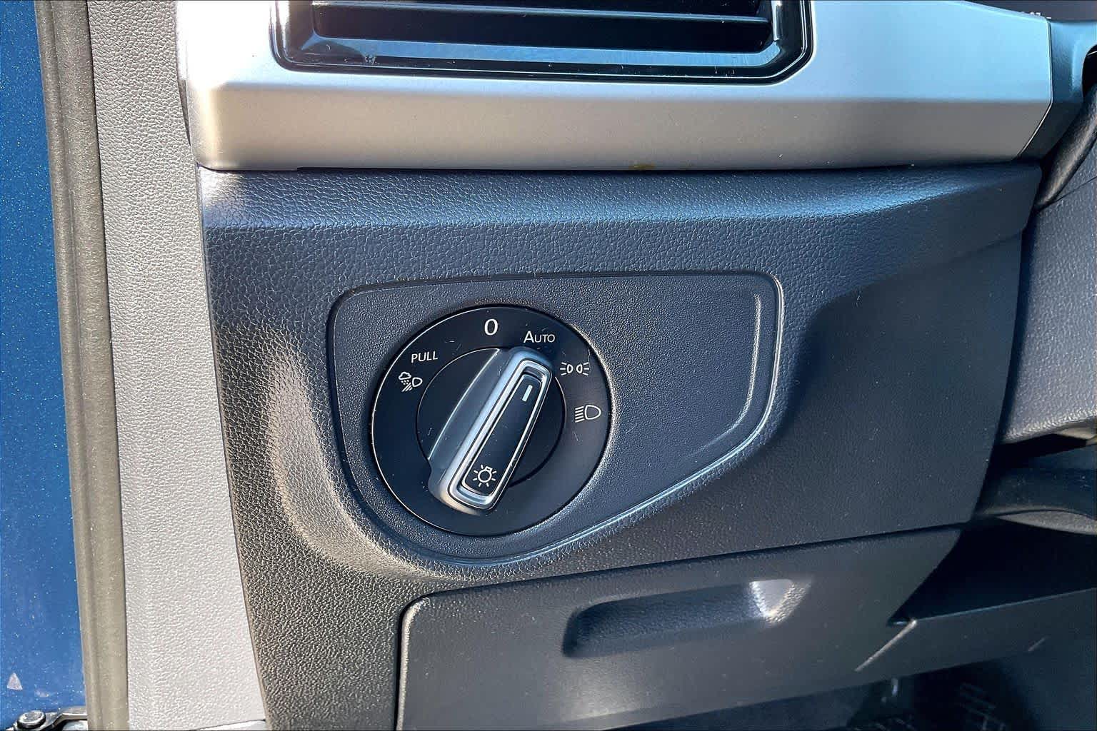 2023 Volkswagen Atlas photo 34 of 37