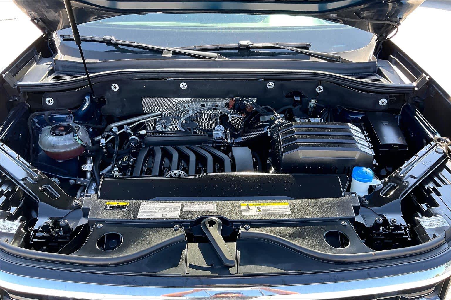 2023 Volkswagen Atlas photo 32 of 37