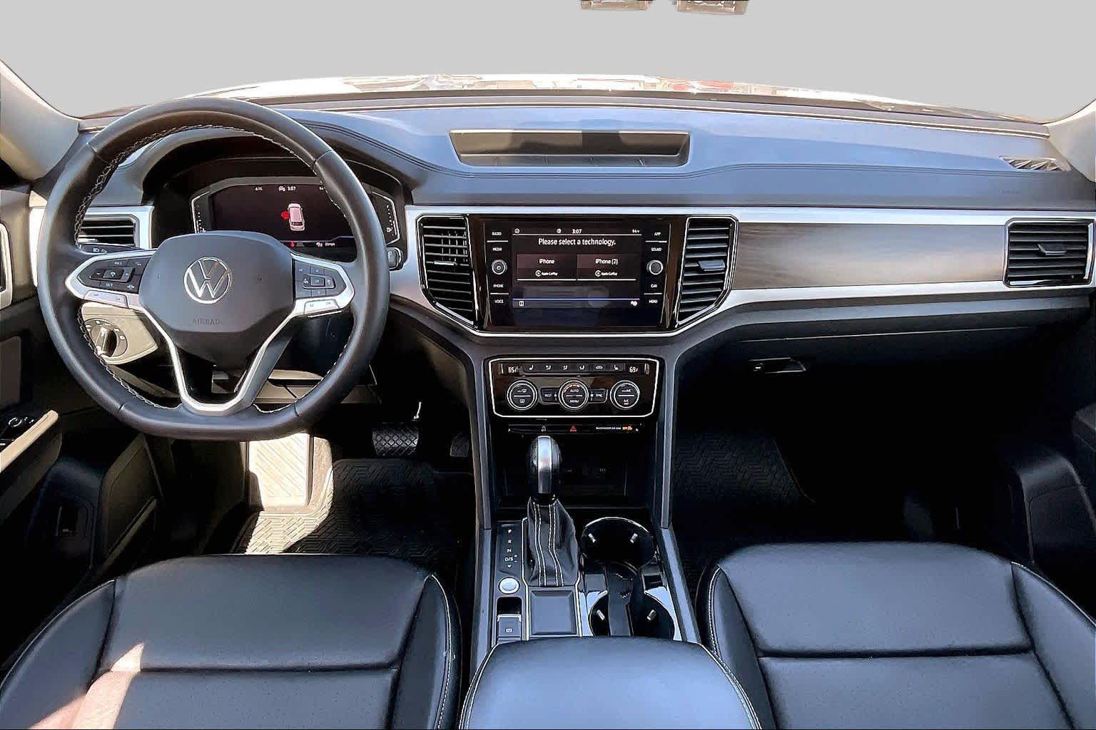2023 Volkswagen Atlas photo 16 of 37