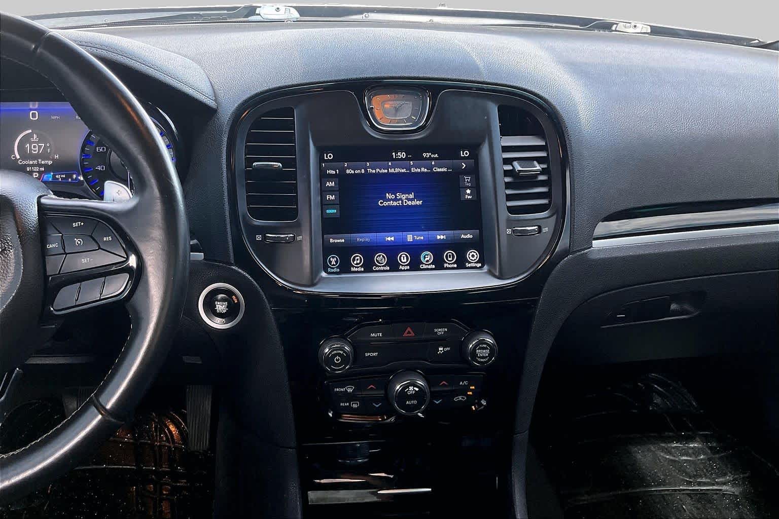 2017 Chrysler 300 photo 7 of 34