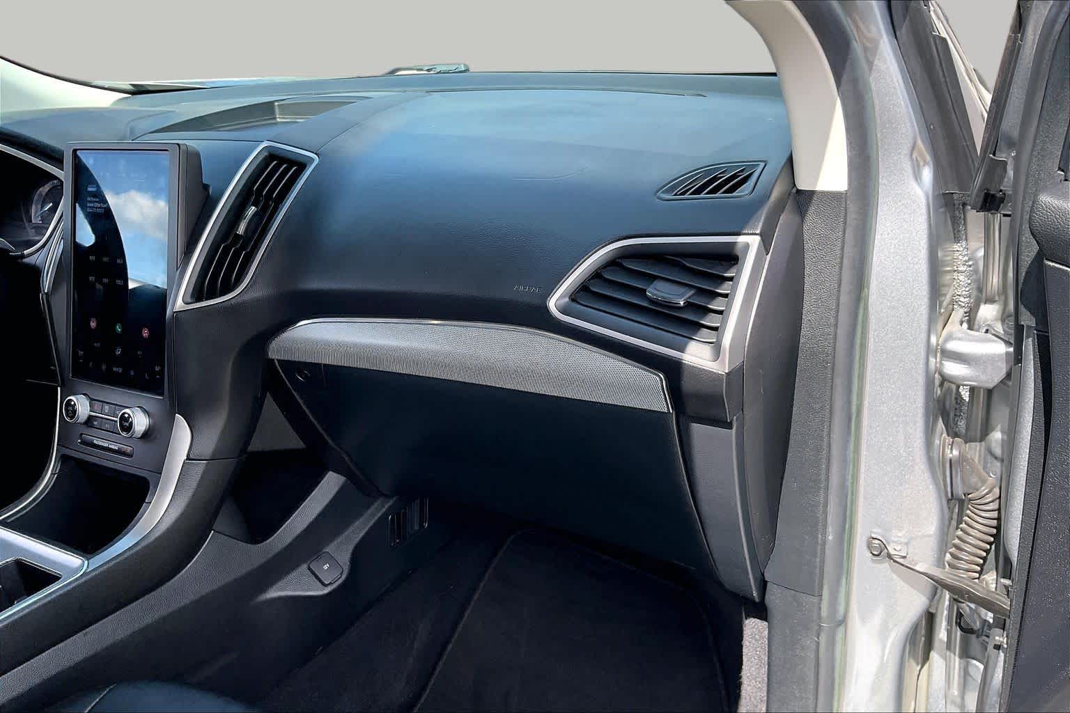 2021 Ford Edge photo 18 of 34