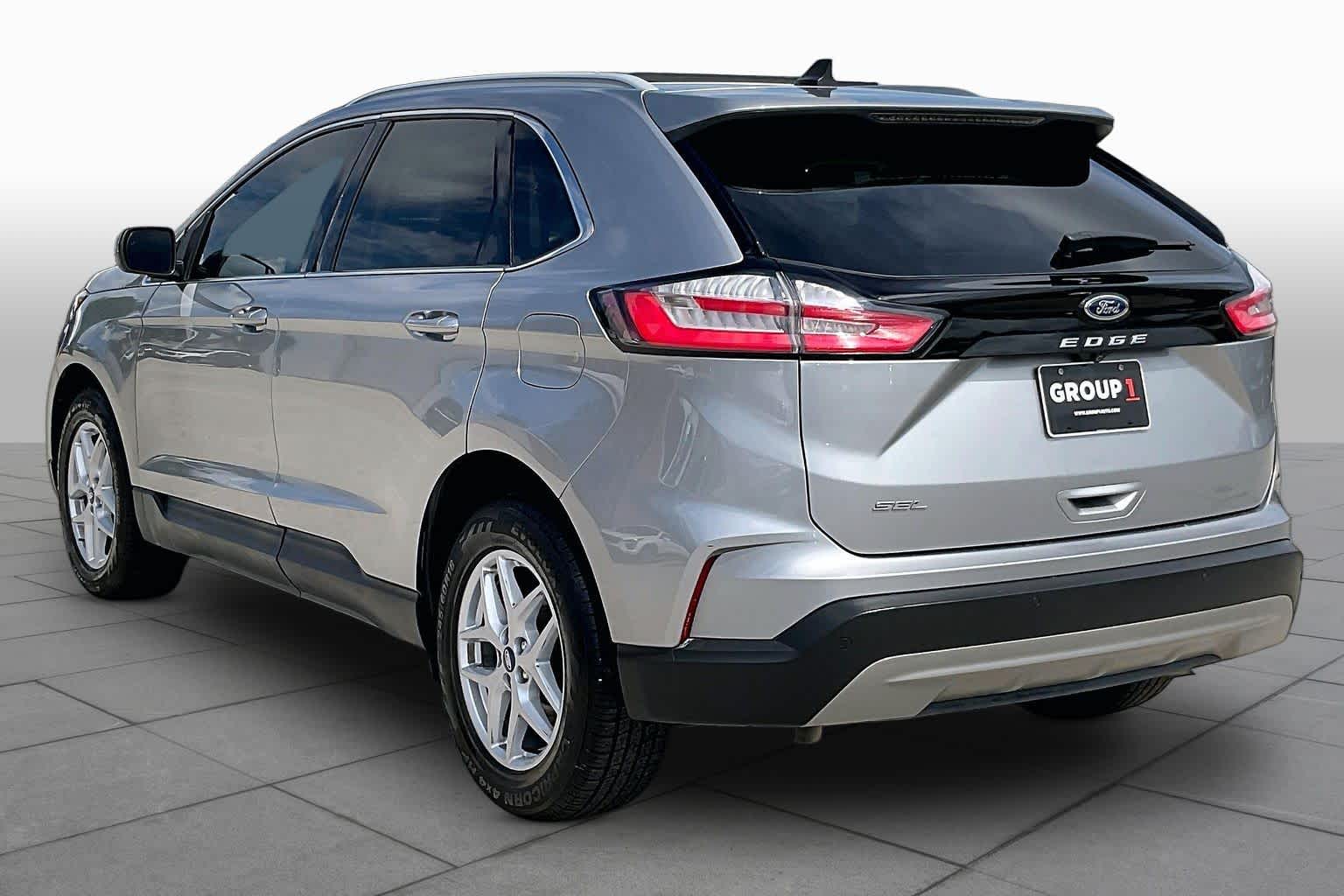 2021 Ford Edge photo 12 of 34