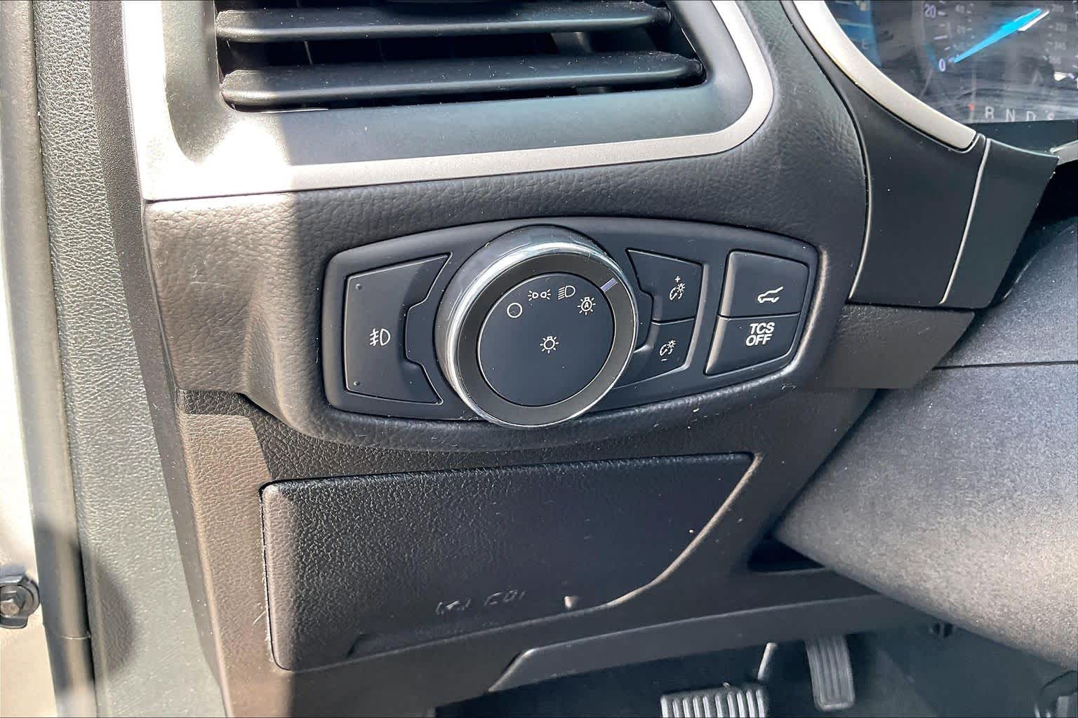 2021 Ford Edge photo 14 of 34