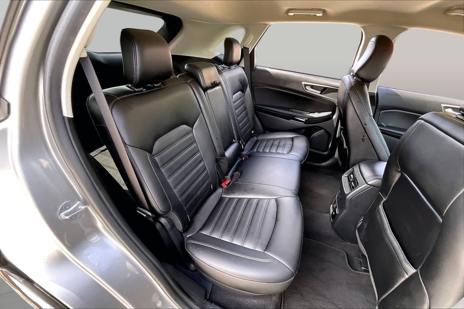2021 Ford Edge photo 20 of 34